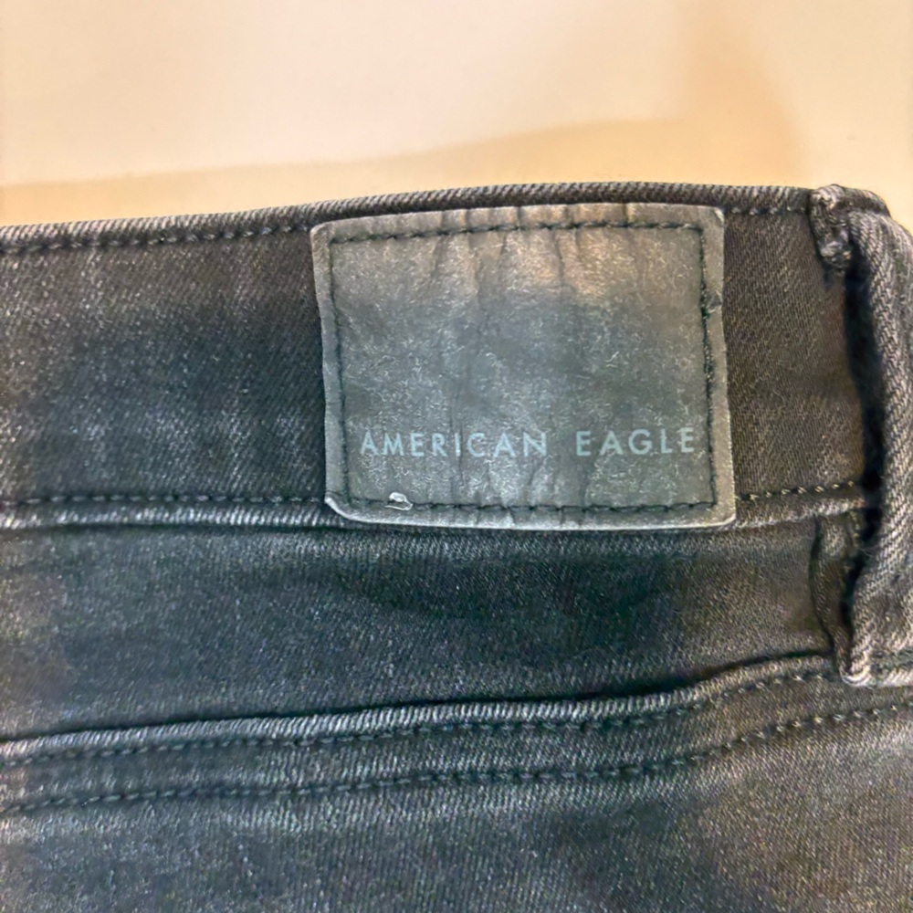 American Eagle black stretch denim distressed cutoff jean shorts size 4 - Picture 7 of 9